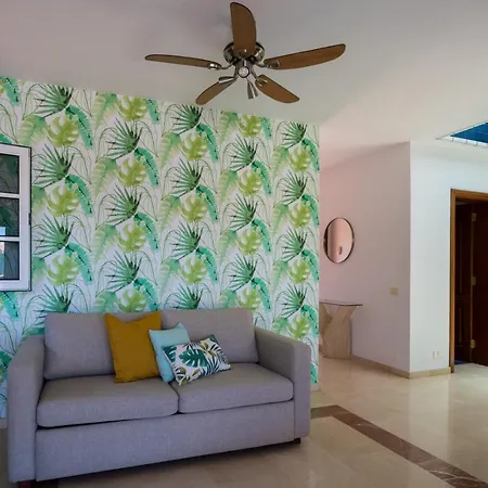 Cosmopolitan En Cerca De Dunas Maspalomas (Gran Canaria)