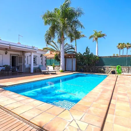 Cosmopolitan En Cerca De Dunas * Maspalomas (Gran Canaria)